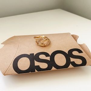 Pack of 7 rings with mixed designs in Gold